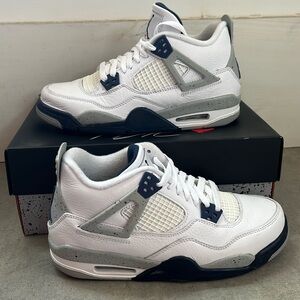 Jordan 4 Midnight Navy’s